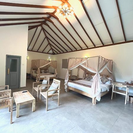 Nivadoo Resort Szigirija Kültér fotó Deluxe Room