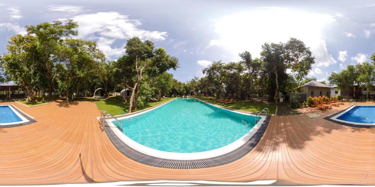Nivadoo Resort Szigirija Kültér fotó A 360° image of a swimming pool