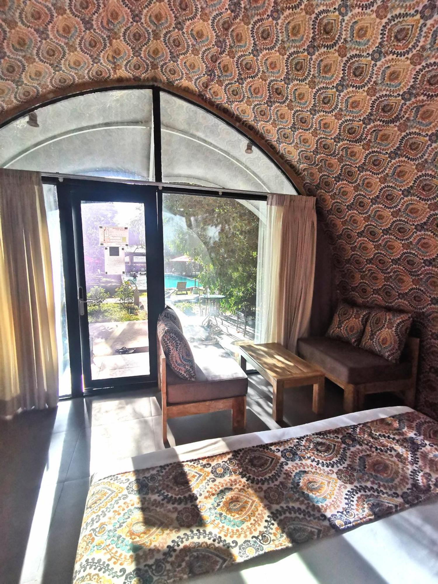Nivadoo Resort Szigirija Kültér fotó A room at the hotel