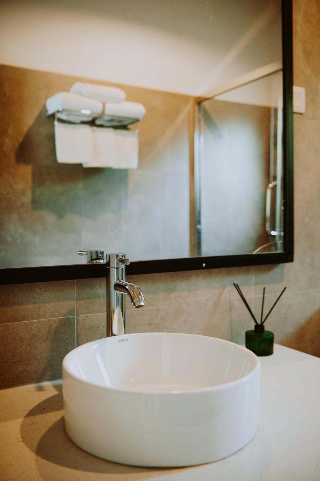 Nivadoo Resort Szigirija Kültér fotó A reed diffuser